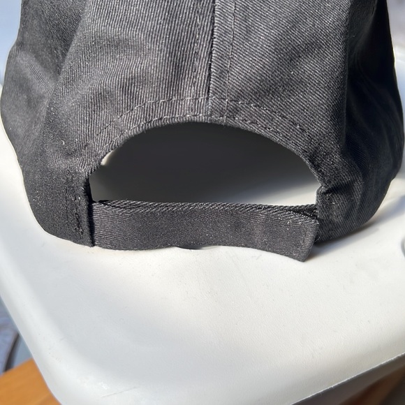 Maximum performance sportswear hat - Picture 2 of 2